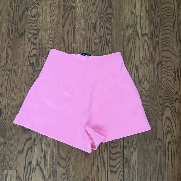 DO + BE pink shorts - Picture 2 of 3